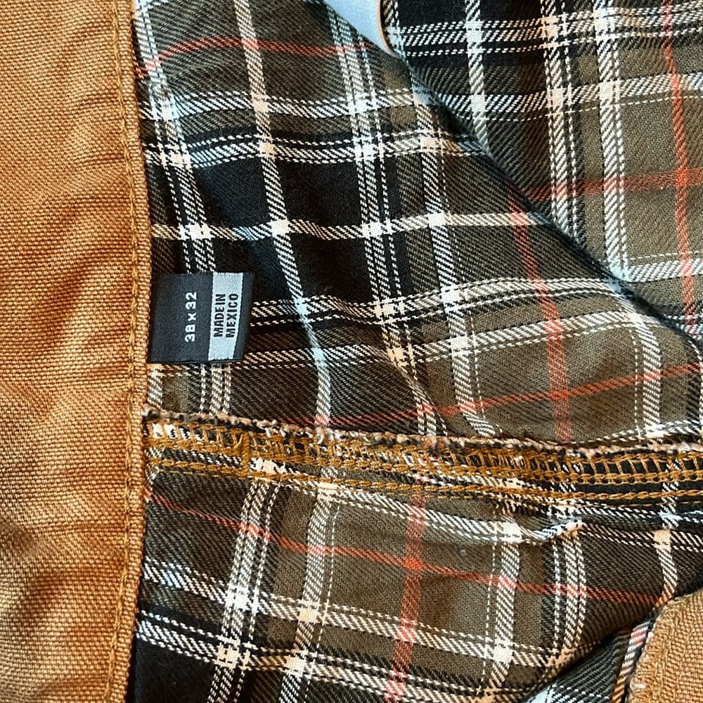 Men’s Carhartt flannel lined pants! Great shape, nice and warm.